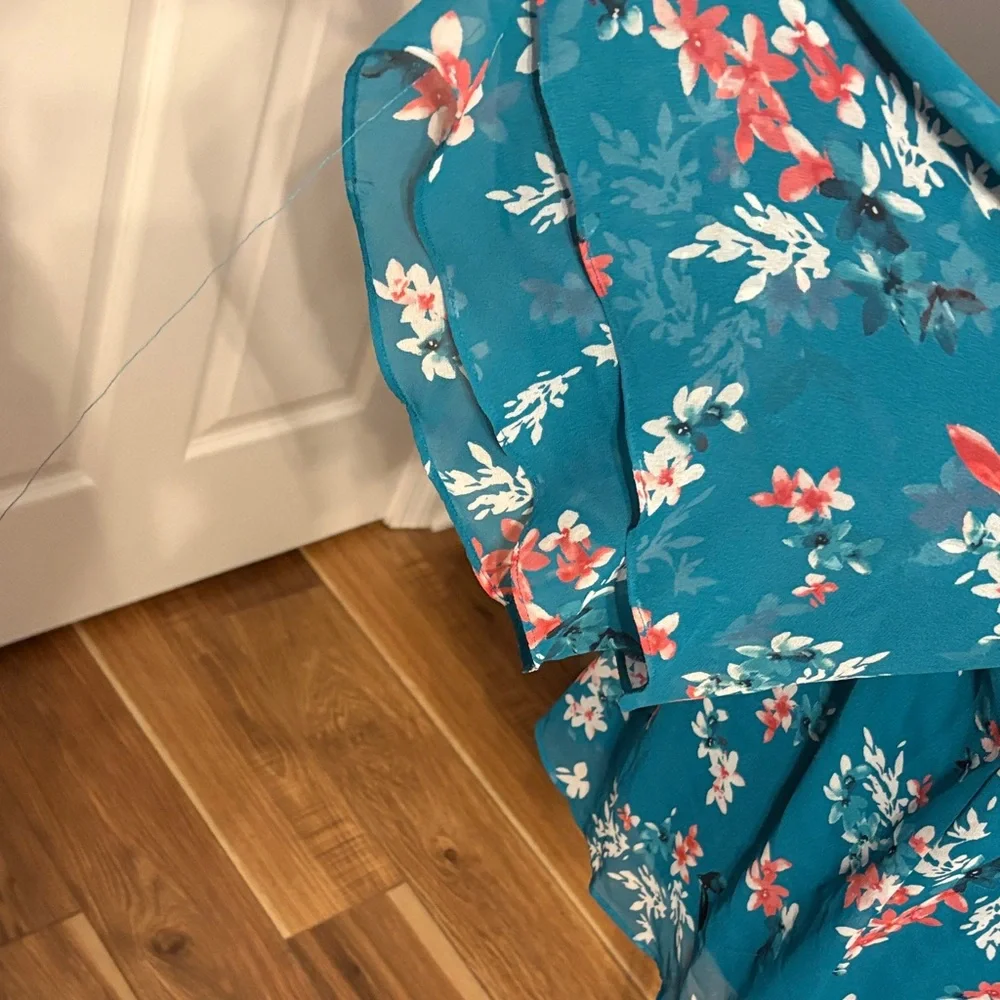 Lane Bryant Teal Floral V-Neck Flutter Sleeve Top - Picture 5 of 7